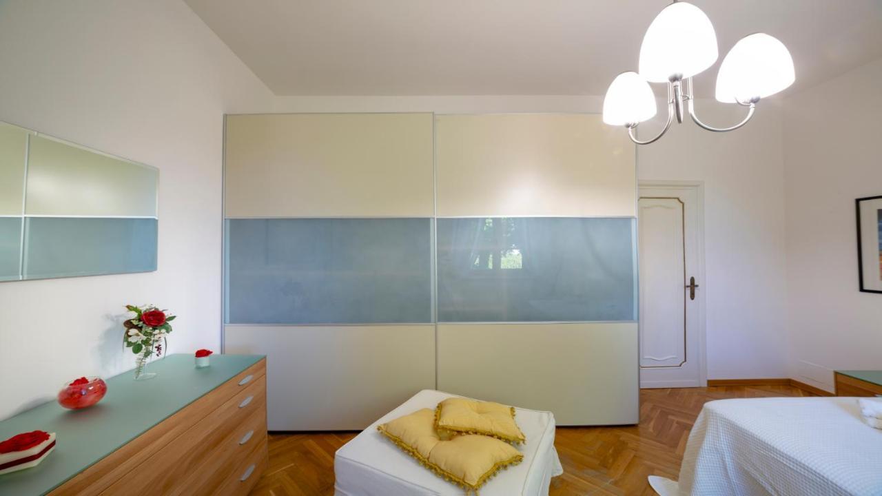Il Cottage Di Patrizia ลุคคา ภายนอก รูปภาพ